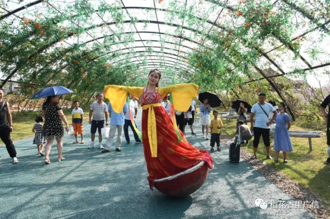 廣信區(qū)國慶期間旅游熱、消費(fèi)旺