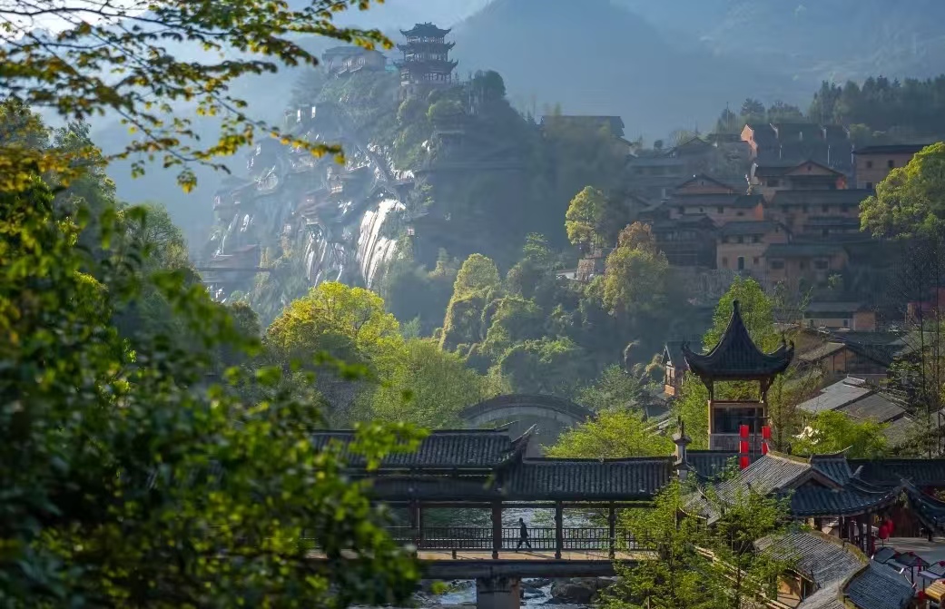 點贊！廣信區(qū)望仙谷景區(qū)入選2024年“風景獨好”旅游名景區(qū)...